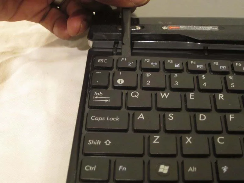 cach-thay-ban-phim-asus-eee-pc-t101mt
