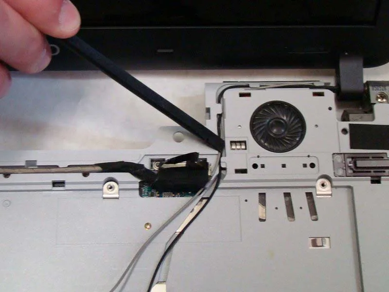 huong-dan-cach-thay-man-hinh-lcd-sony-vaio-vgn-fs640-h9