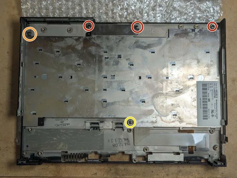 quy-trinh-thuc-hien-cac-buoc-thao-roi-ibm-thinkpad-700c-h13