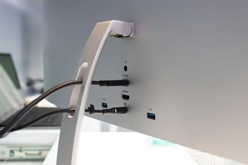 tieu-chi-khi-lua-chon-man-hinh-usb-c-dje-dung-1-soi-cap-duy-nhat-h2