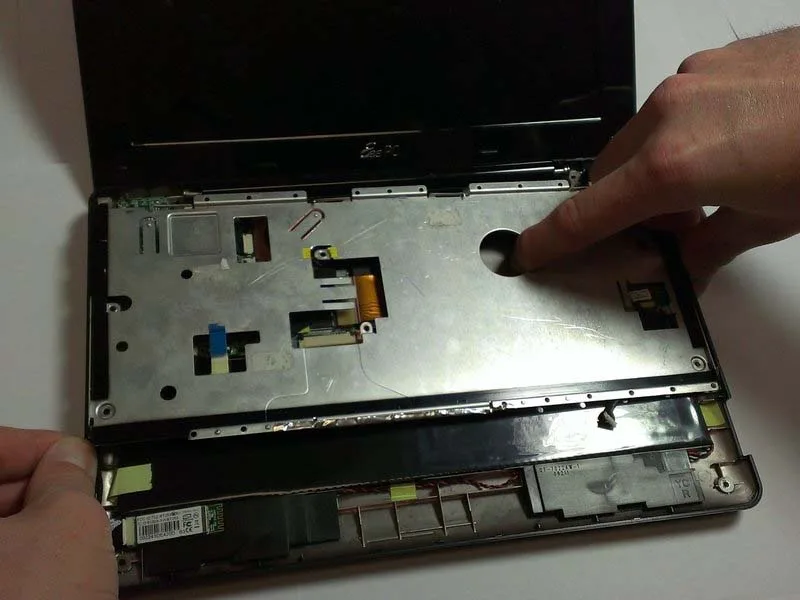 cach-thay-quat-tan-nhiet-tren-asus-eee-pc-1008ha-h2