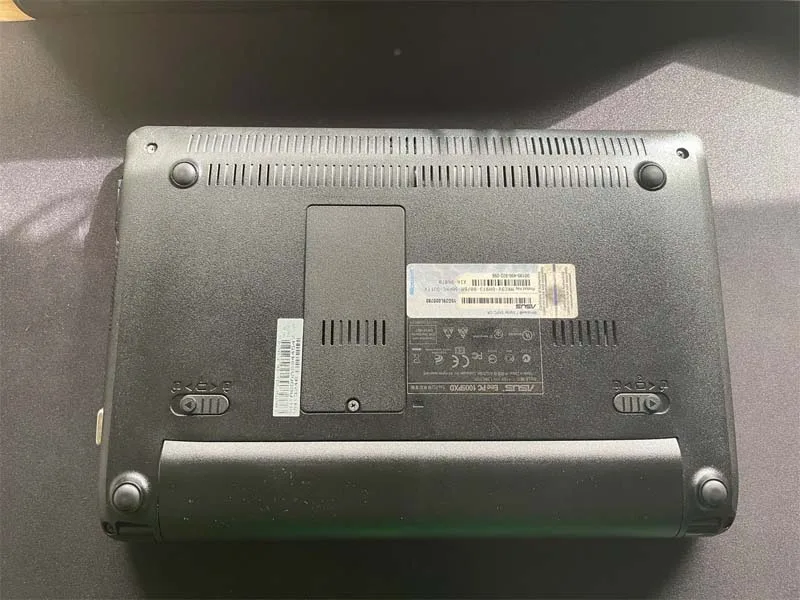 cac-buoc-thay-pin-laptop-asus-eee-pc-1005pxd-blk024s