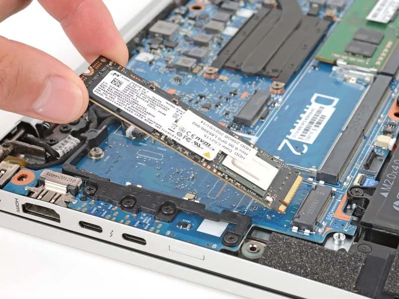 quy-trinh-thay-o-ssd-cho-hp-elitebook-840-g7-h9