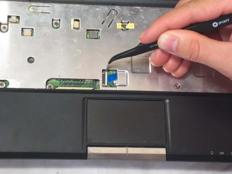 huong-dan-thay-ban-di-chuot-trackpad-tren-asus-eee-pc-900hd-h8