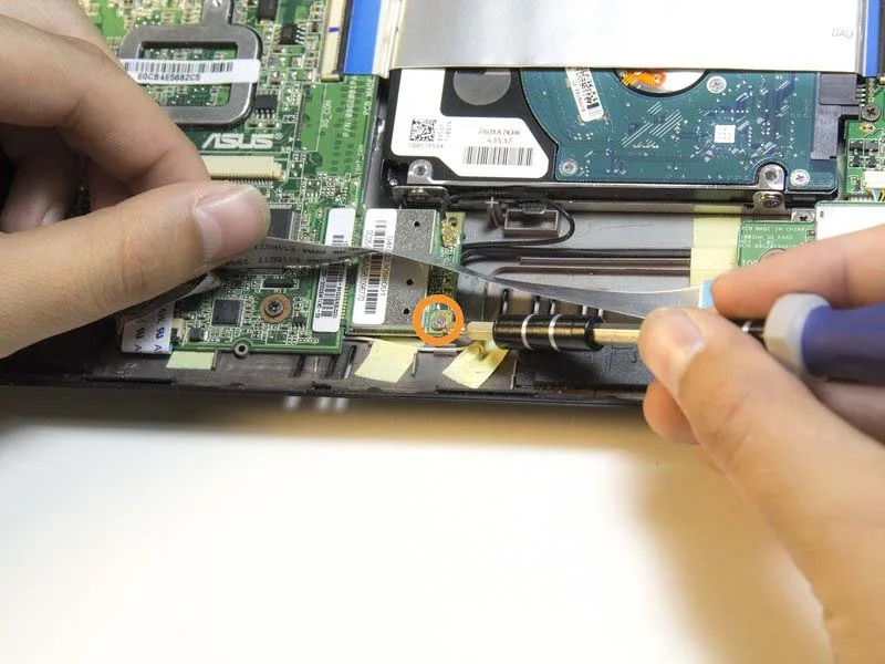 huong-dan-thay-the-wifi-cho-asus-eee-pc-1005peb-h18