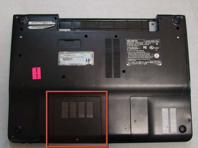 cach-thay-nap-che-ram-laptop-sony-vaio-vgn-fs640-h5