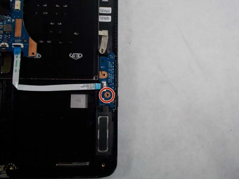 7-buoc-thay-bo-mach-nut-nguon-and-am-luong-asus-q324ua-bhi7t17-h6