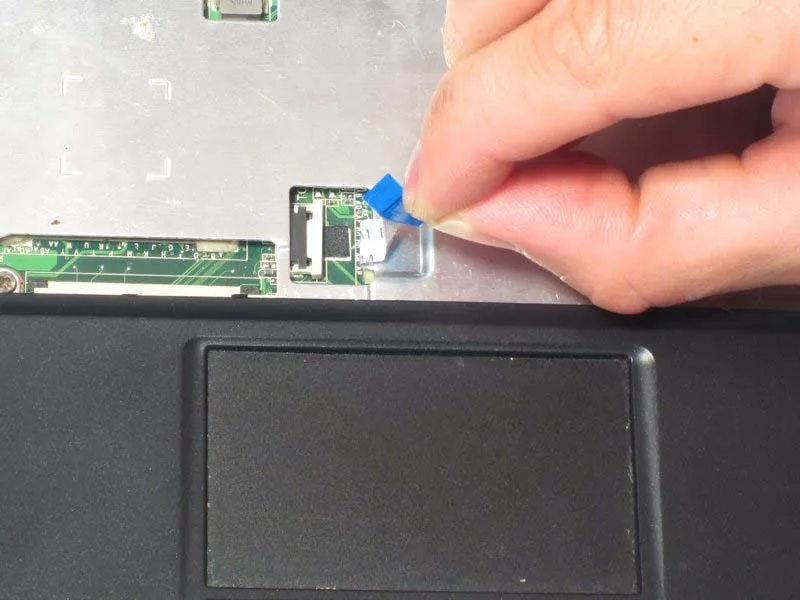 huong-dan-thay-ban-di-chuot-trackpad-tren-asus-eee-pc-900hd-h9