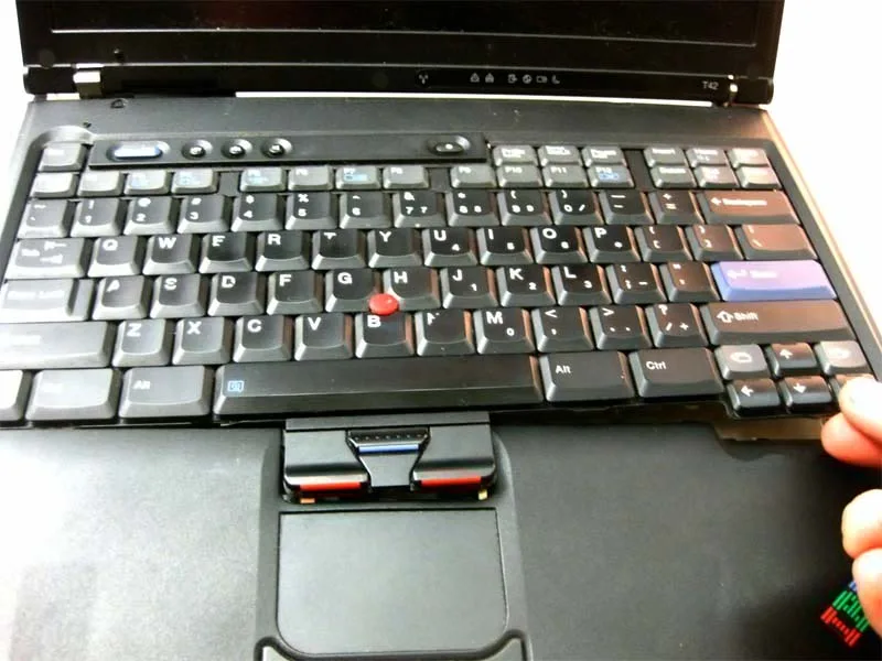 huong-dan-thay-cong-mini-pci-tren-laptop-ibm-thinkpad-t42-h3