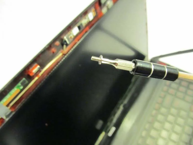 huong-dan-thay-man-hinh-laptop-cyberpowerpc-fangbook-hx6-h5