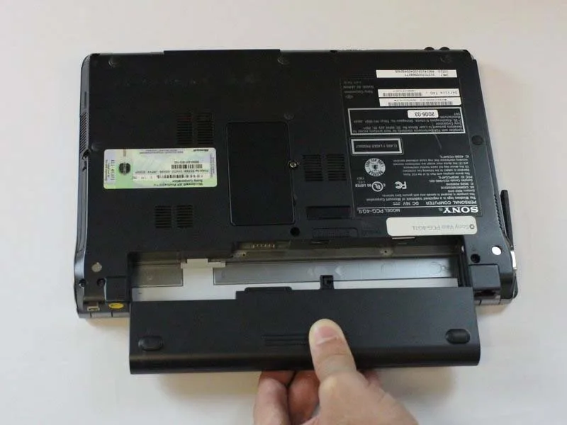 huong-dan-cach-thay-the-o-cung-sony-vaio-pcg-4g1l-h6