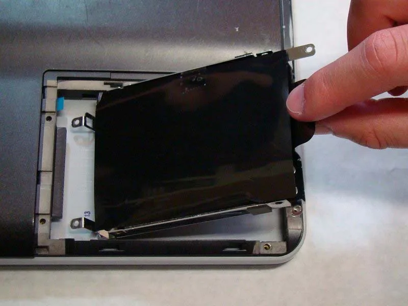 huong-dan-cach-thay-man-hinh-lcd-sony-vaio-vgn-fs640-h3