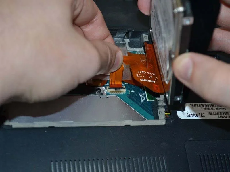 huong-dan-cac-buoc-thay-o-cung-laptop-sony-vaio-vgn-sr140e-h8