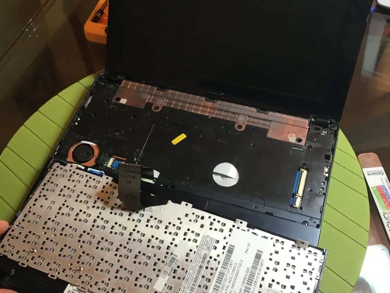 thay-o-cung-hdd-va-quat-tan-nhiet-asus-eee-pc-1015px-h5