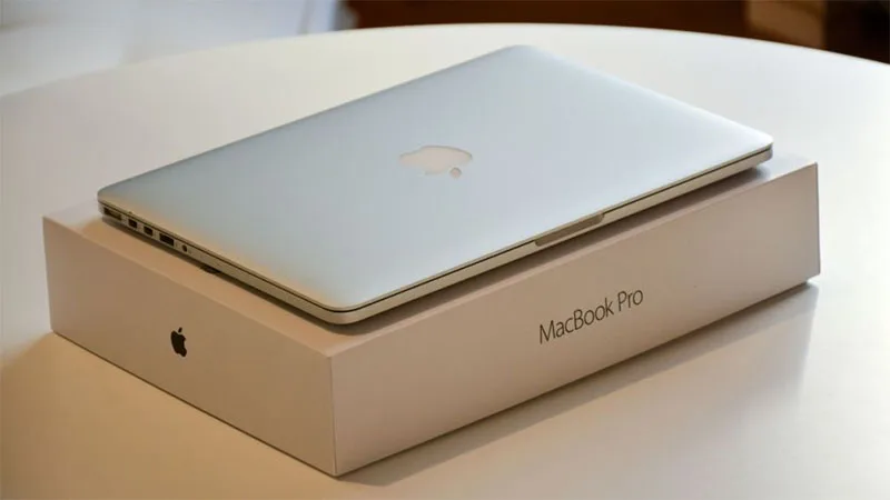 vi-sao-macbook-bi-mop-goc-canh-cach-khac-phuc-tai-nha