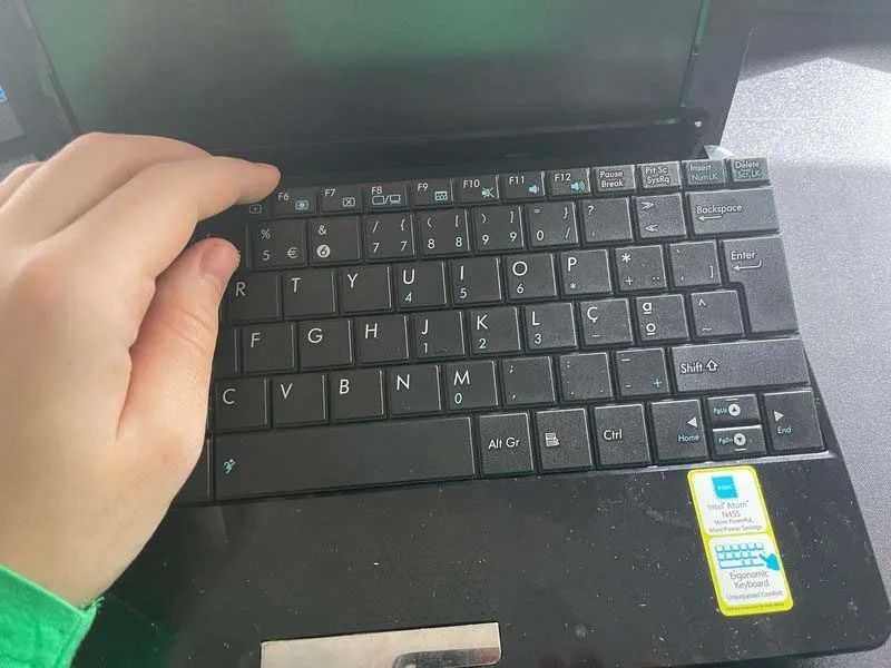 cach-thay-ban-phim-cho-asus-eee-pc-1005pxd-blk024s-h5