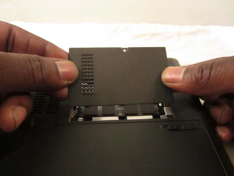huong-dan-cach-thay-ram-asus-eee-pc-t101mt-hieu-qua-h2