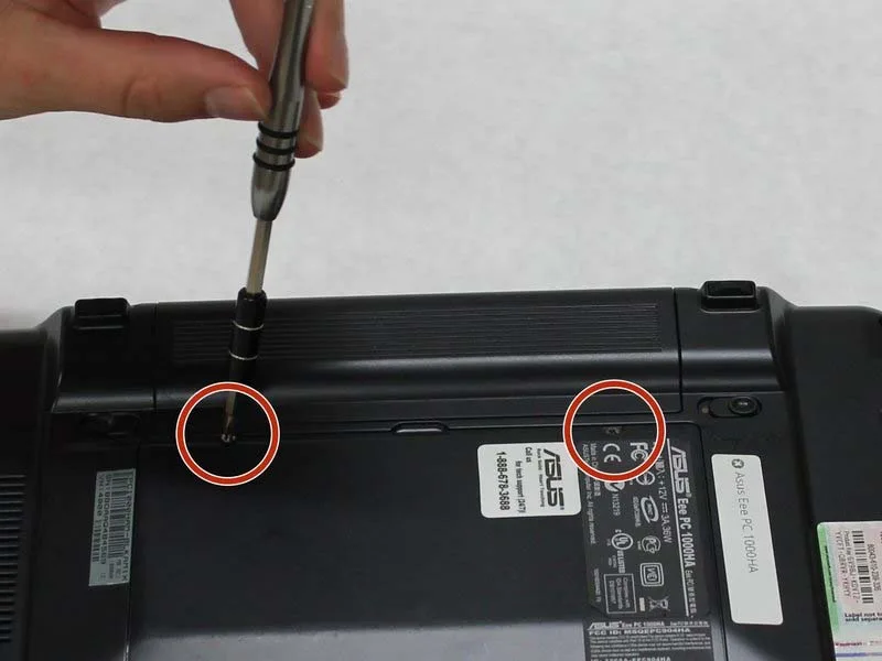 huong-dan-cach-thay-o-cung-asus-eee-pc-1000ha-h2