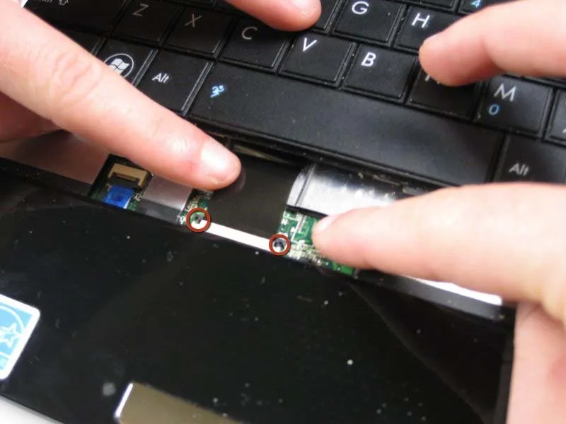 cach-thay-the-module-bluetooth-tren-asus-eee-pc-1005ha-h5