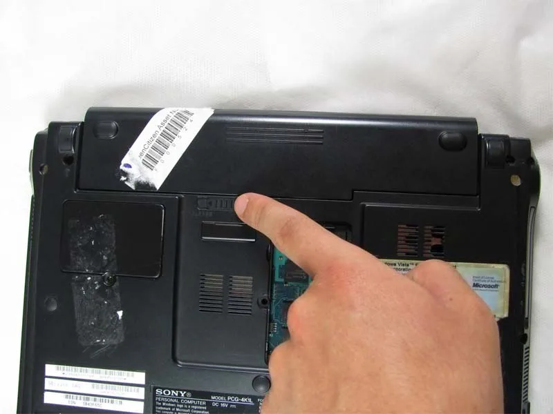 huong-dan-cach-thay-pin-laptop-sony-vaio-vgn-txn25n-h2