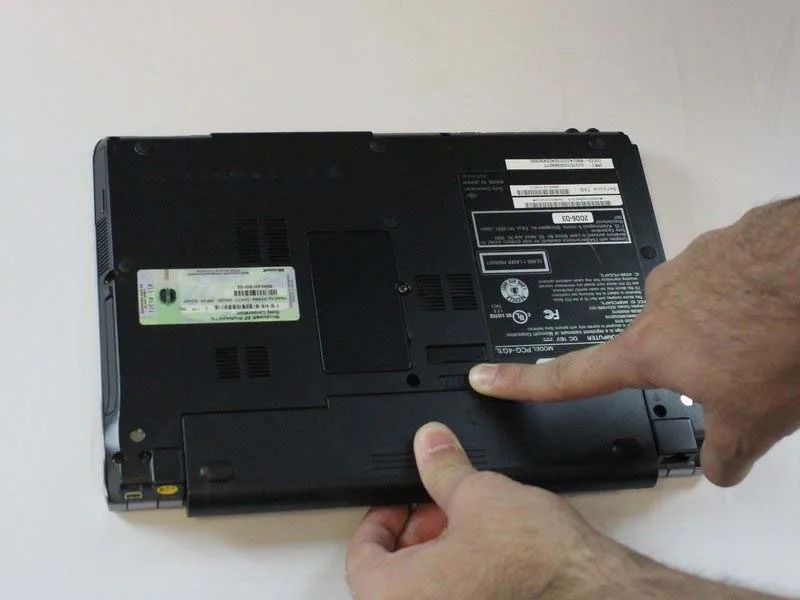 huong-dan-cach-thay-the-o-cung-sony-vaio-pcg-4g1l-h3