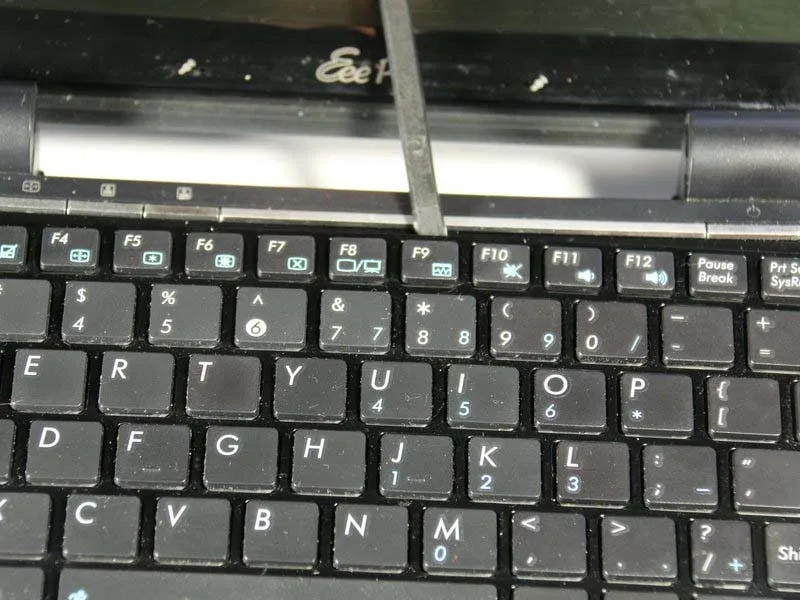 huong-dan-cach-thay-bo-mach-chu-asus-eee-pc-1000he-h10