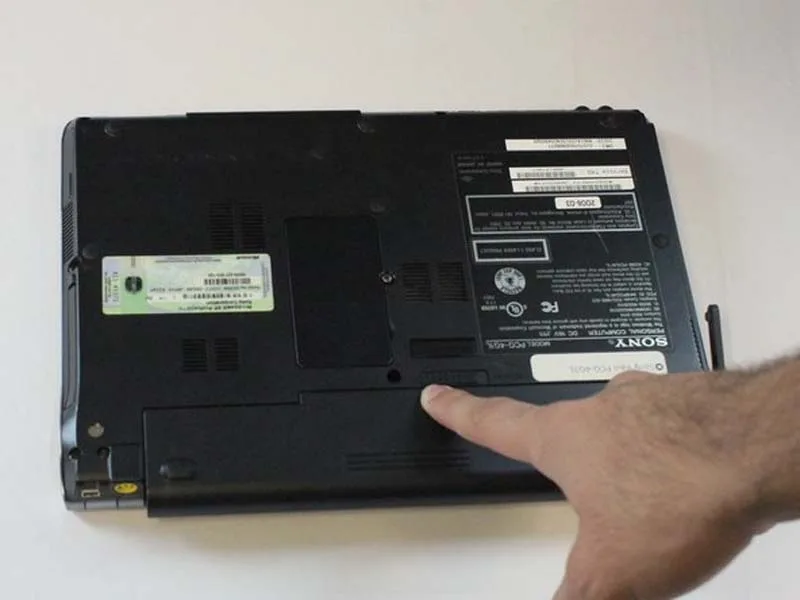 huong-dan-cach-thay-the-o-cung-sony-vaio-pcg-4g1l-h2