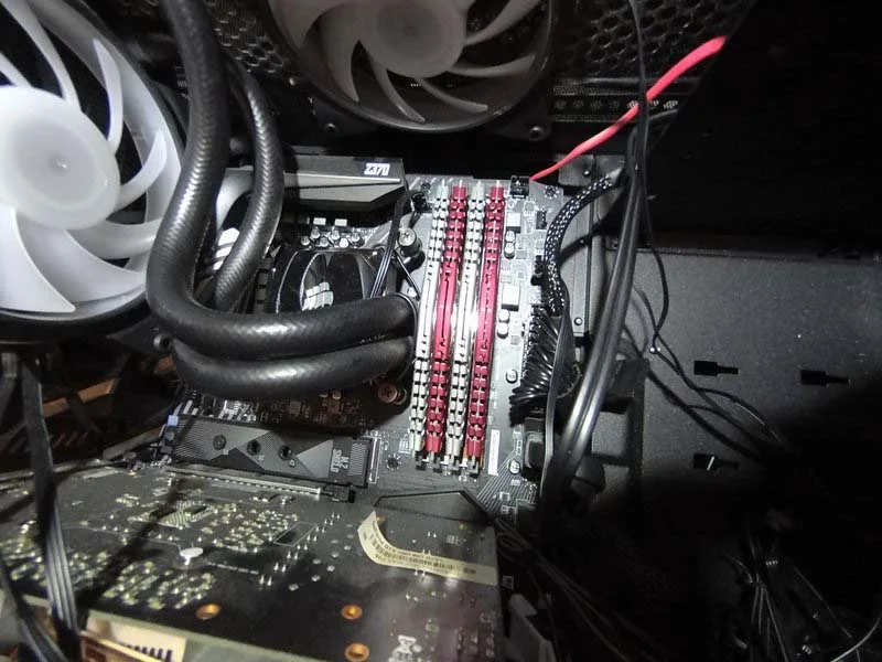 cach-thay-ram-bo-mach-chu-msi-z370-gaming-pro-carbon-h3