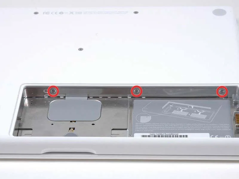 huong-dan-cach-thay-ram-cho-macbook-core-2-duo-h3