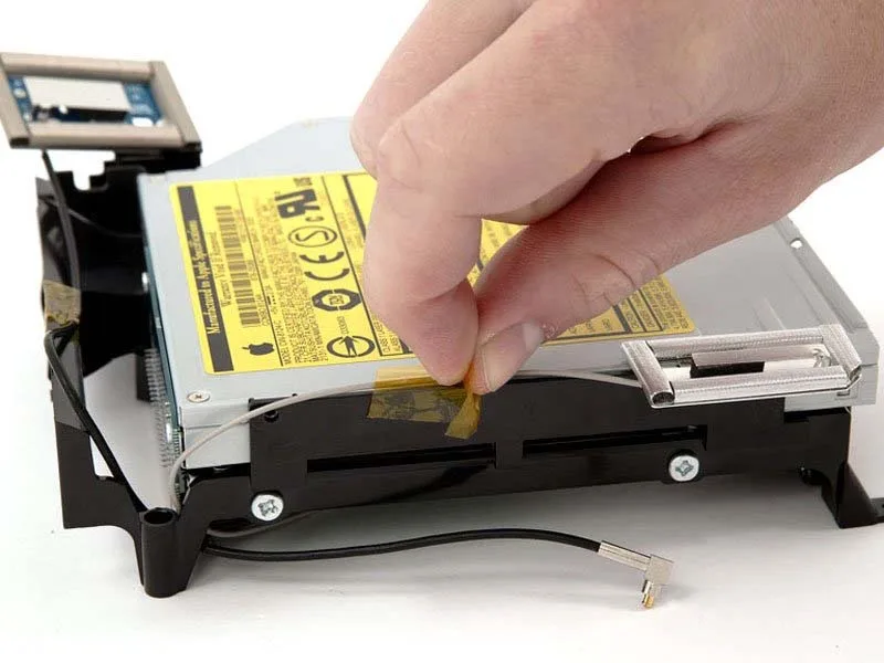 cach-thay-the-o-djia-quang-tren-mac-mini-powerpc-djon-gian-h13