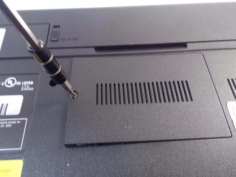 huong-dan-thay-ram-laptop-sony-vaio-vpceg26fx-h6