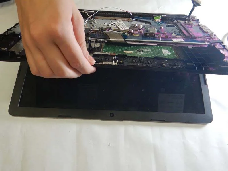 cac-buoc-thay-mainboard-bo-mach-chu-cho-laptop-hp-15-da0012dx-h16