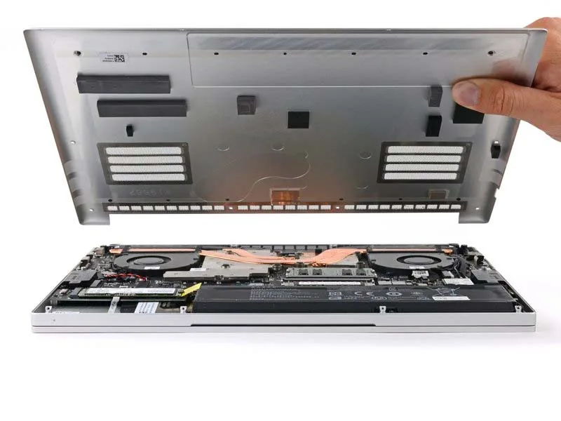 cach-thay-o-cung-ssd-cho-laptop-razer-blade-15-h4