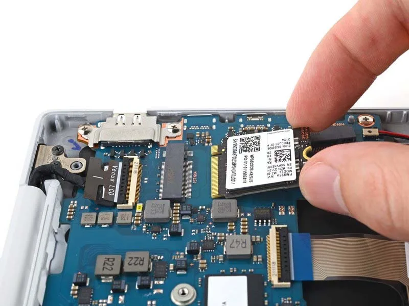 huong-dan-thay-bo-mach-chu-cho-samsung-galaxy-book-pro-15-h12