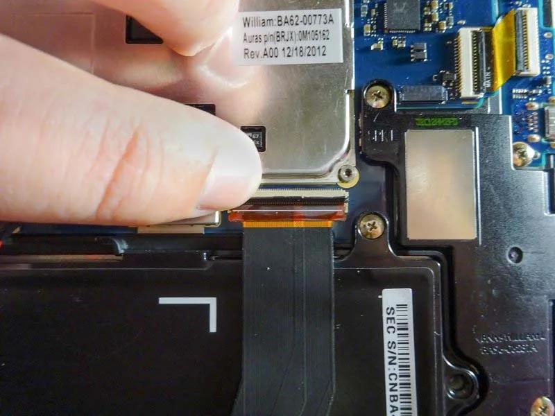 cach-thay-loa-phai-tren-samsung-ativ-smart-pc-500t-tai-nha-h3