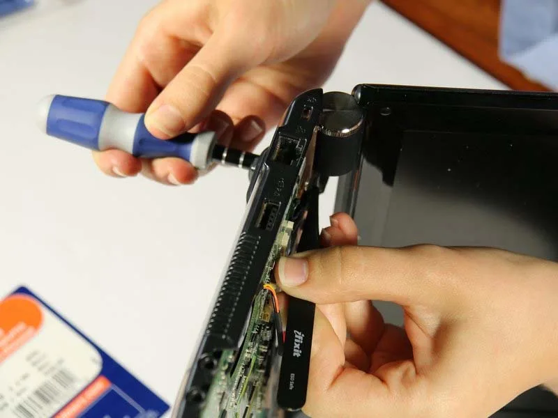 quy-trinh-thay-quat-tan-nhiet-asus-eee-pc-1000he-h18