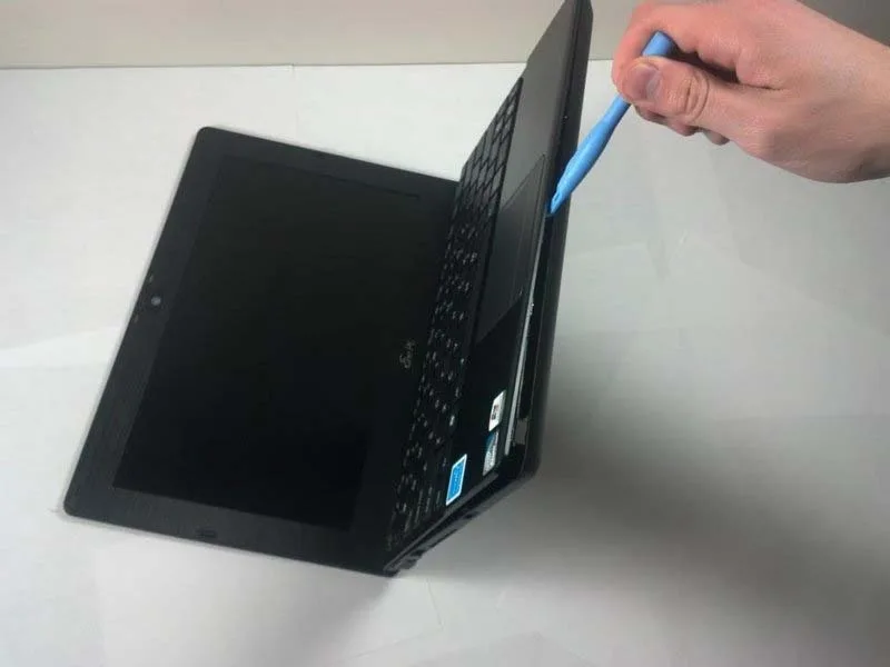 meo-thay-ban-phim-laptop-asus-eee-pc-1018p-h5