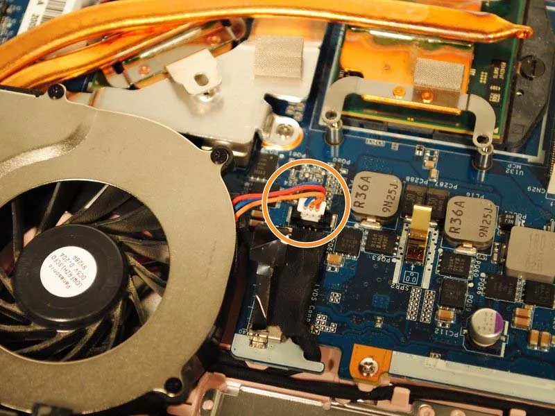 huong-dan-thay-quat-tan-nhiet-laptop-sony-vaio-vpccw21fx-h14