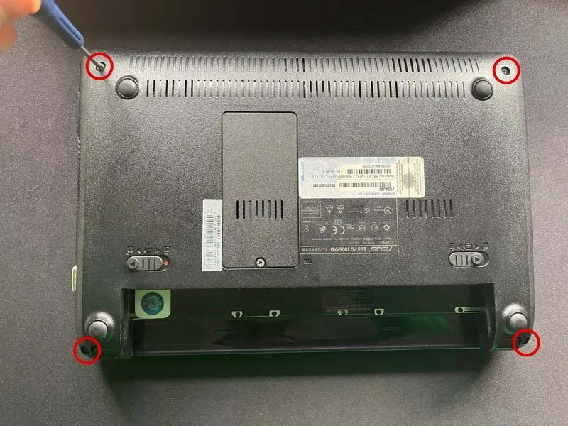 huong-dan-cach-thay-o-cung-hddssd-asus-eee-pc-1005pxd-blk024s-h6