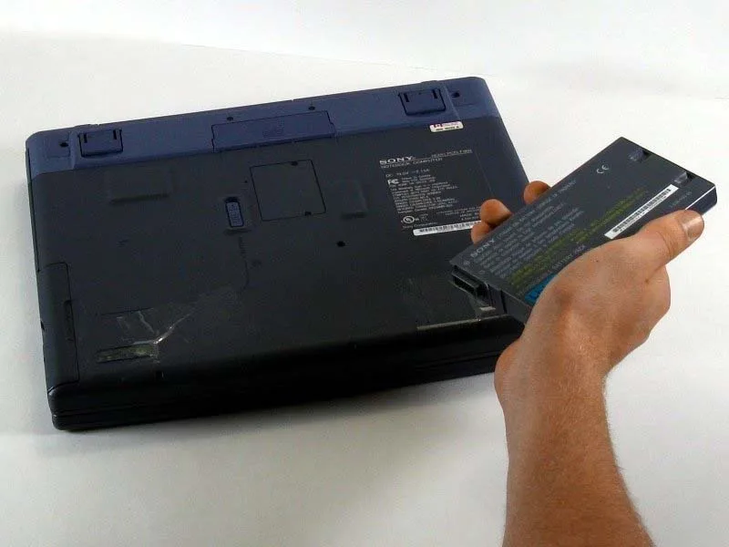 cach-thay-o-djia-mem-sony-vaio-pcg-f360-h4