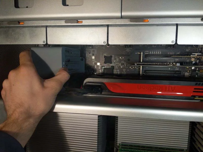 huong-dan-thay-the-card-pciegpu-tren-mac-pro-2009-2012-h4