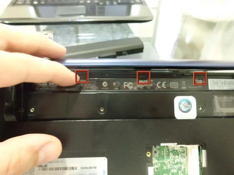 huong-dan-quy-trinh-thao-roi-bo-mach-chu-asus-eee-pc-1015pn-h5