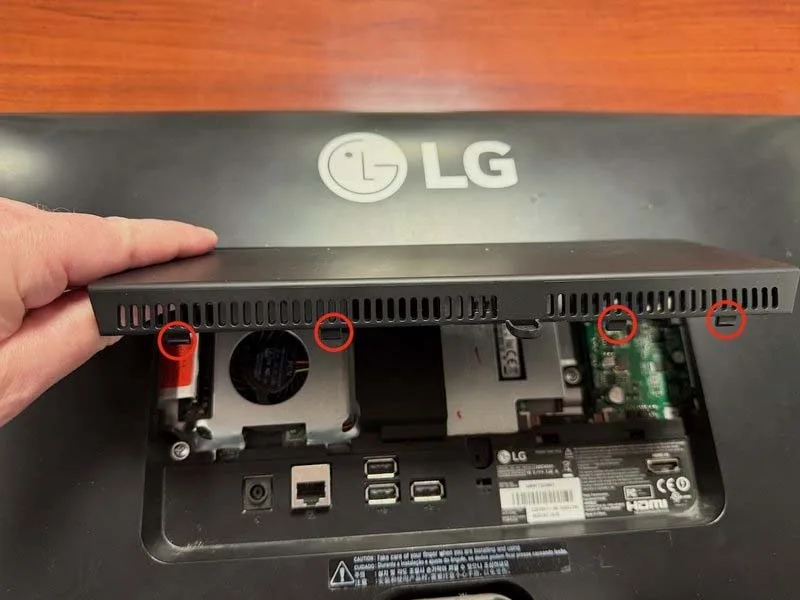 huong-dan-cach-thao-roi-lg-chromebase-22-ma-22cv241-h3