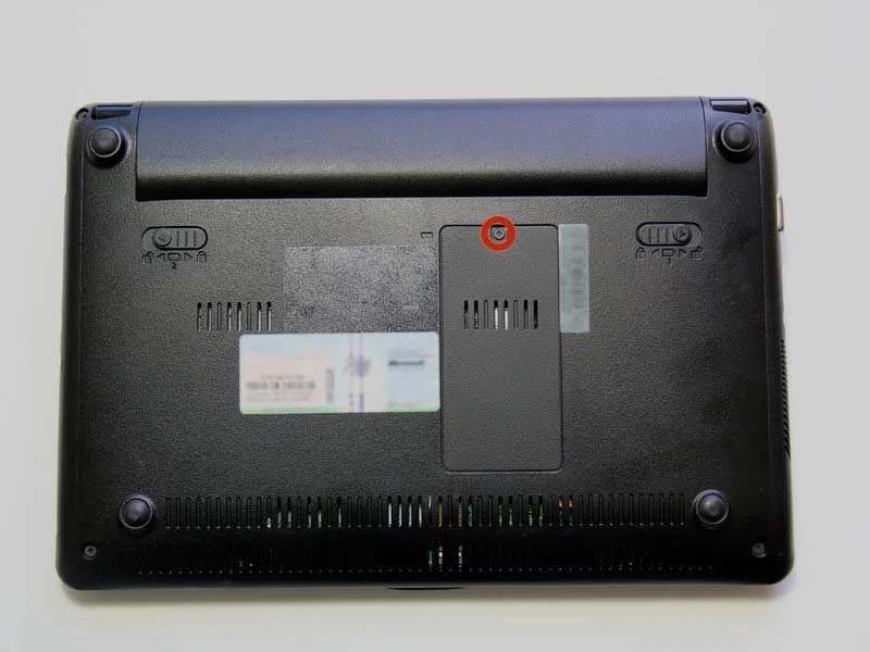 huong-dan-cach-thay-the-o-cung-cho-asus-eee-pc-1005peb-h11