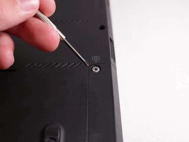 cach-thay-o-cung-hdd-cho-lenovo-thinkpad-t420s-h2