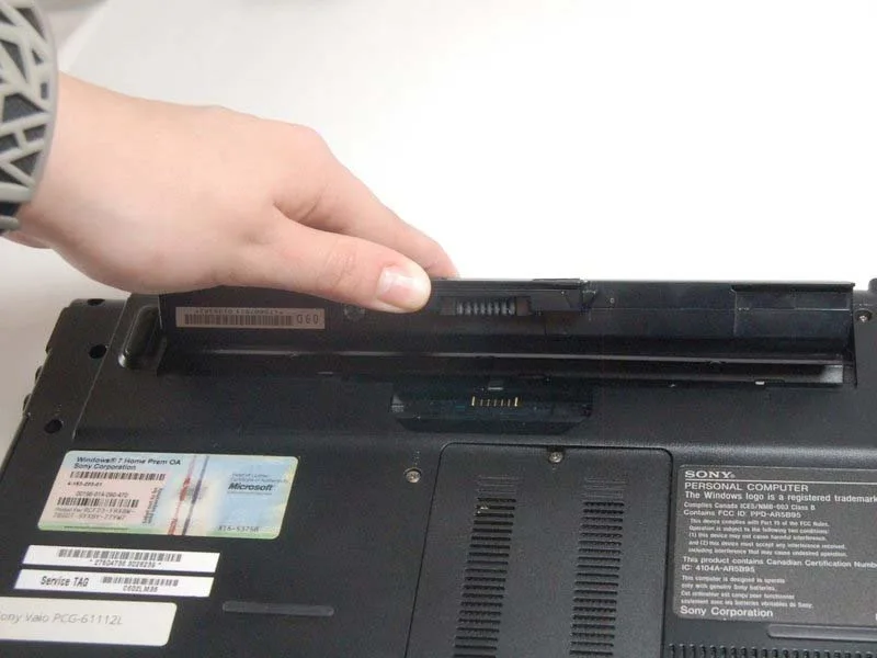 huong-dan-thay-ram-sony-vaio-vpccw17fx-h3