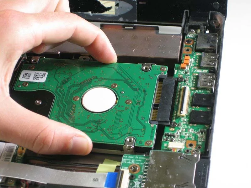 huong-dan-cach-thay-the-o-cung-asus-eee-pc-1005ha-hieu-qua-h17