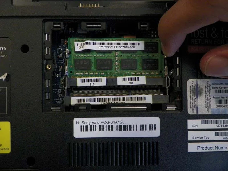 5-buoc-thay-ram-cho-laptop-sony-vaio-vpceg37fm-h5