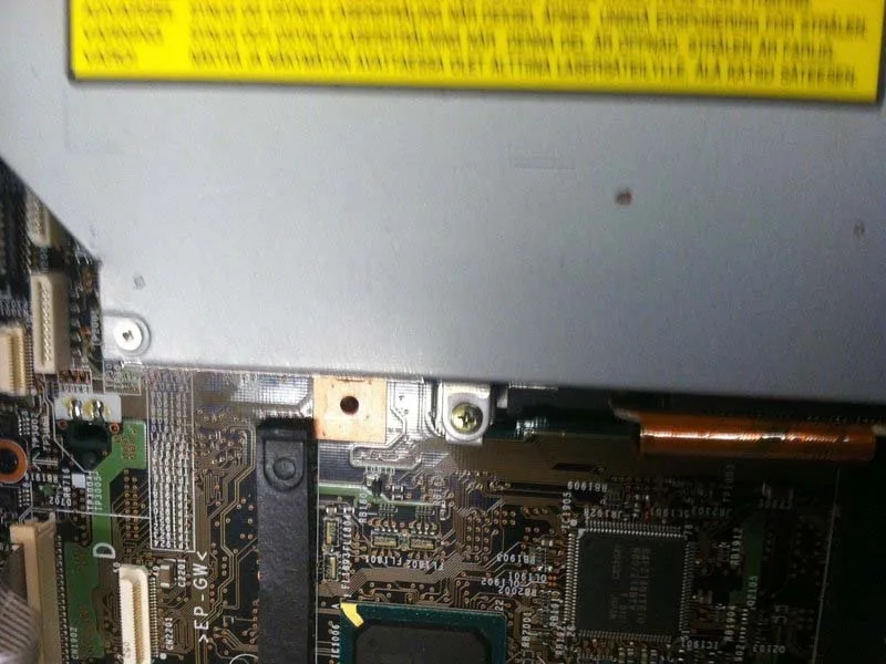 huong-dan-thay-o-djia-dvd-cho-laptop-sony-vaio-pcg-981l-h7