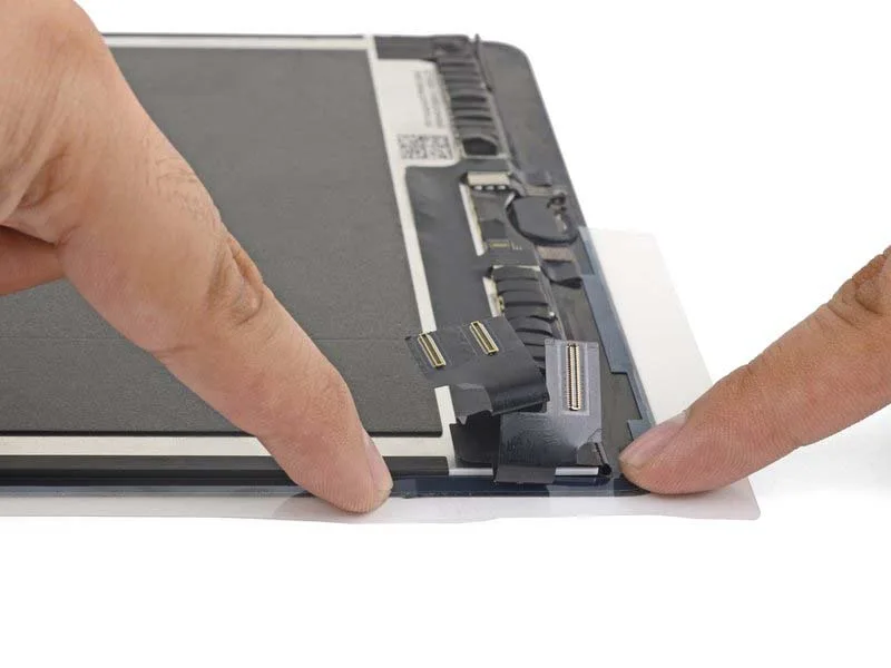 huong-dan-cach-dan-keo-3-manh-cho-man-hinh-ipad-djon-gian-h8